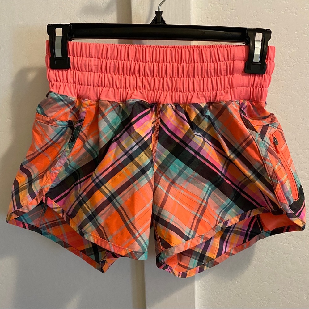 lululemon Tracker Shorts • Size 4 • EUC